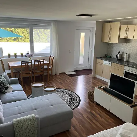 Schoene In Ruhiger Lage Mit Garten. 아파트 *